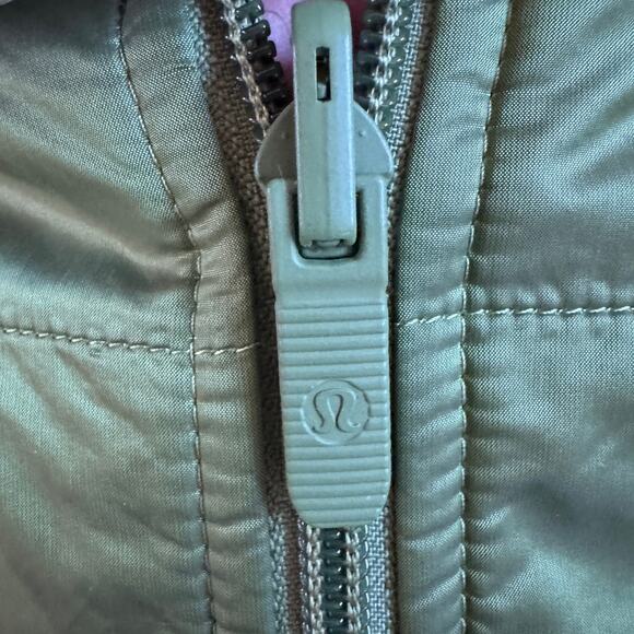 Lululemon Non Stop Shell Bomber Jacket Sz 8 Green Reversible EUC Water Repellent - Picture 9 of 13